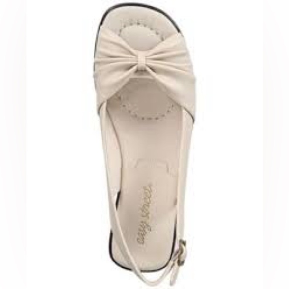 Easy Street Women's Beige Bow Slingback Sandals